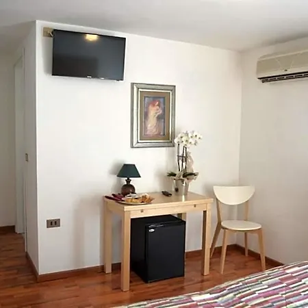 Paradiso Hotel 3*
